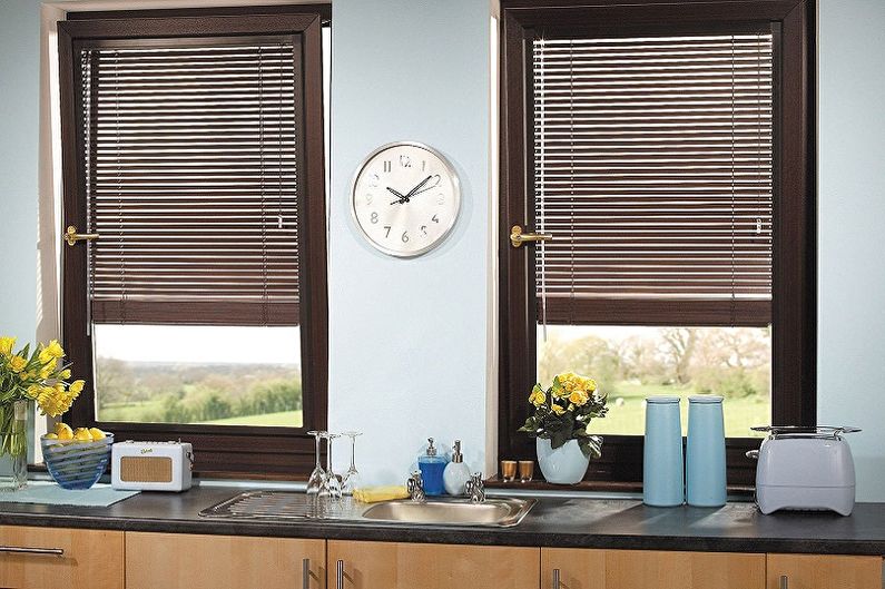 Curtains in the kitchen - photo