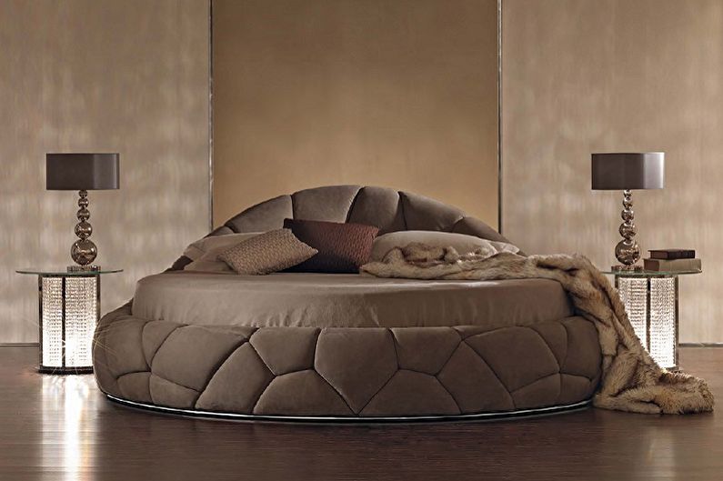 Round bed in the bedroom - photo