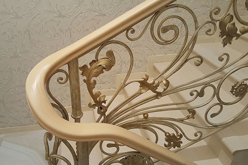 Railing for stairs - Combinations of materials
