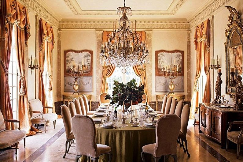 Stucco molding from polyurethane in an interior - Friezes