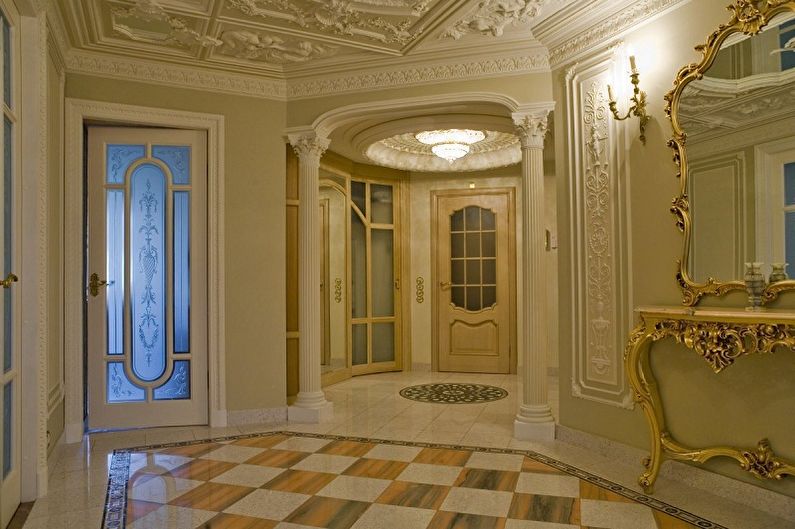 Stucco molding in polyurethane in the interior - Capitals
