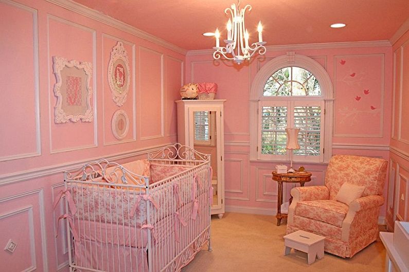 Stucco molding from polyurethane in a children's room