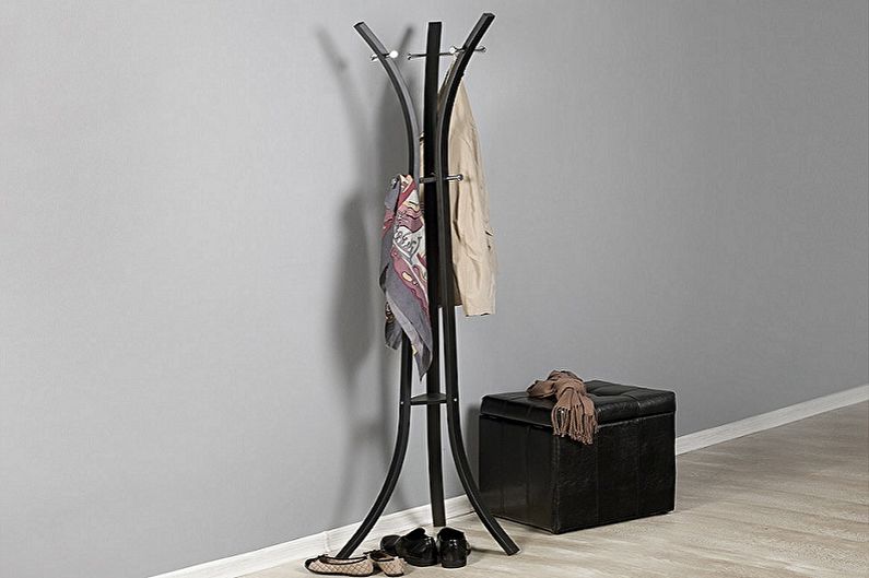 Types of Floor Hangers for Clothes - Tripod