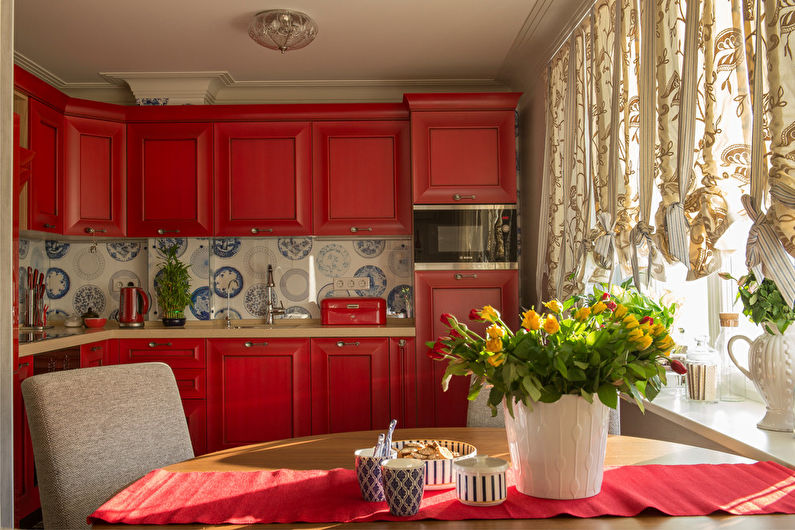 Interior design kitchen in the neoclassical style - photo