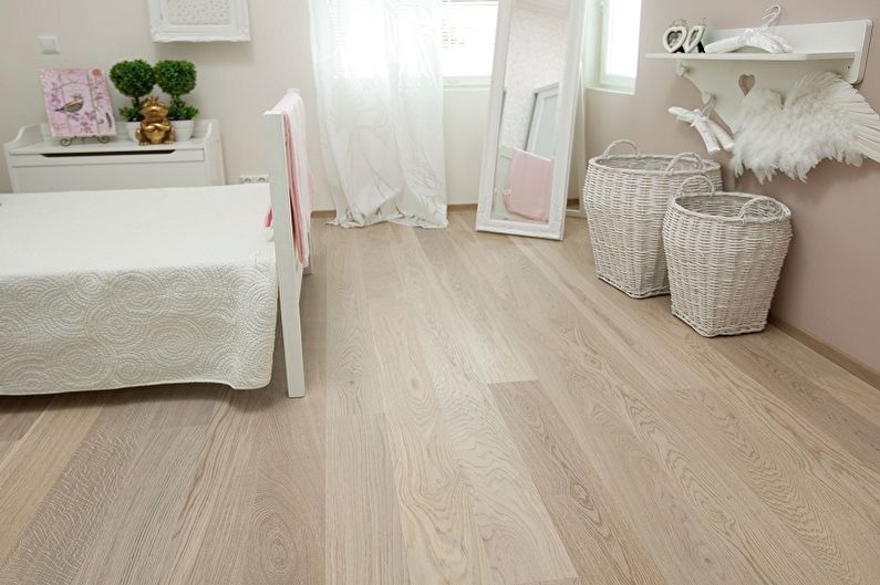 Bedroom design 10 sq.m. - floor finish