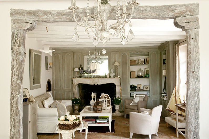 Shabby Chic Style in the Interior - Wall Decoration