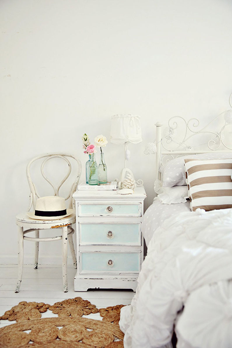 Interior design bedroom in the style of shabby chic - photo