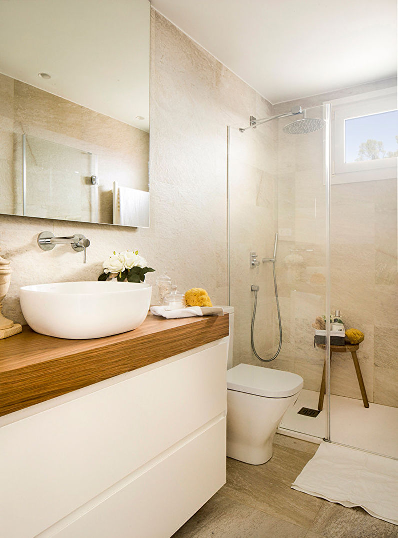 Interior design of a bathroom in the style of shabby chic - photo