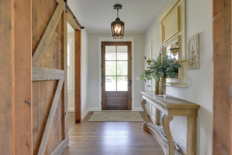 Interior design hallway in the style of shabby chic - photo