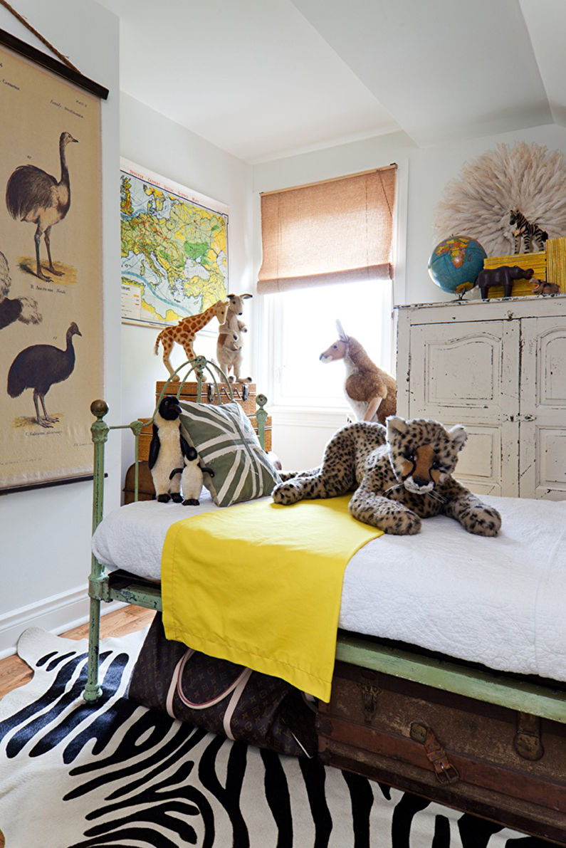 Interior design of a baby room in the style of shabby chic - photo
