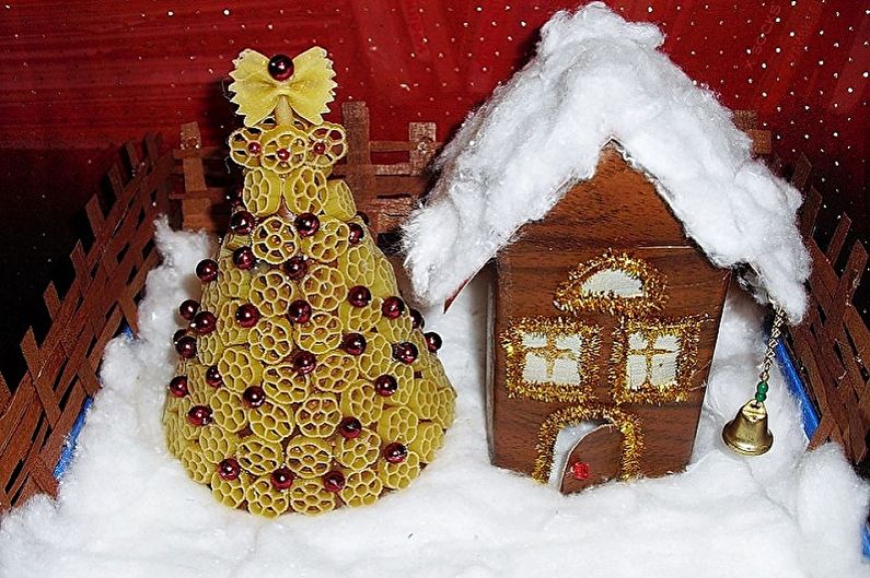 DIY pasta crafts - photos and ideas