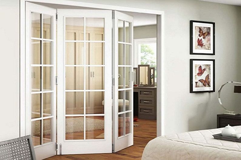 White doors in the interior - Opening mechanism