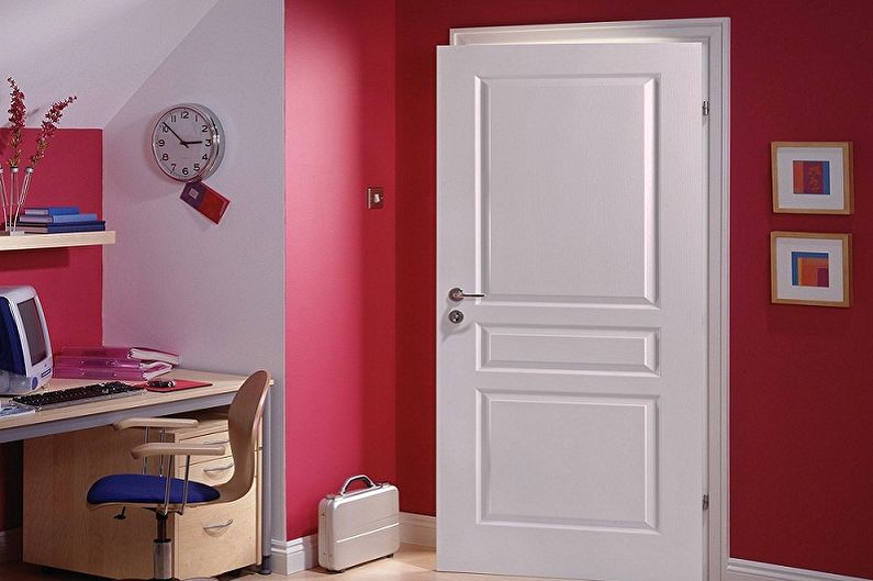 White doors in the interior - photo