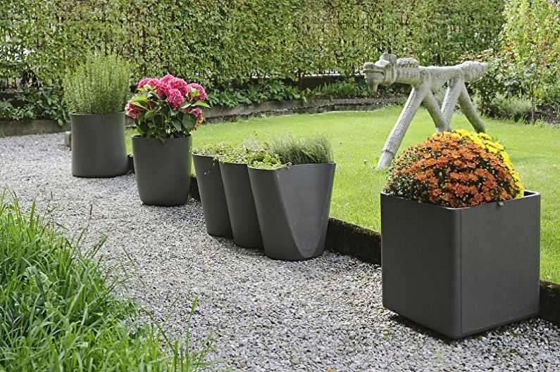 Types of street flowerpots - Materials