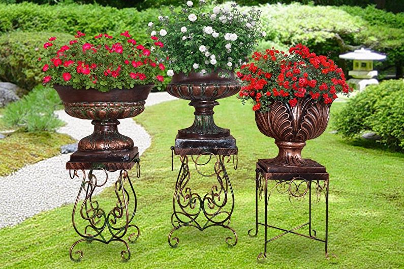 Types of street flowerpots - Materials