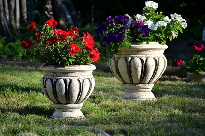 Types of Outdoor Flowerpots - Installation Methods