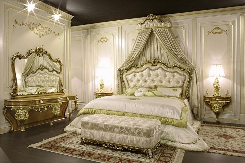 Four Poster Beds - Photo