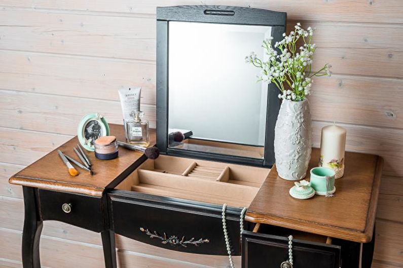 Coiffeuse avec miroir - photo