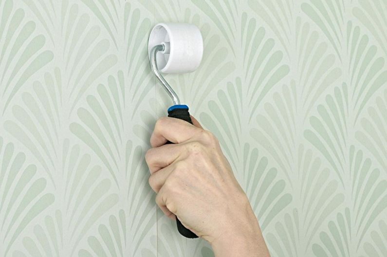 DIY ταπετσαρία, οδηγίες βήμα προς βήμα - Κόλλα ταπετσαρίας