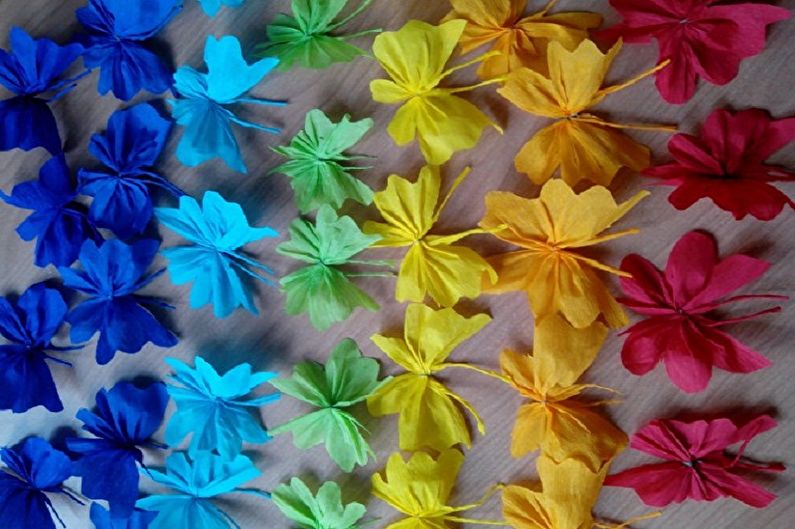 Do-it-yourself butterflies on the wall - Corrugated paper butterflies