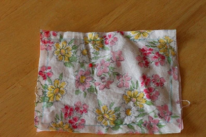 Do-it-yourself butterflies on the wall - Fabric butterflies