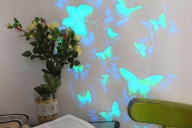 Do-it-yourself Butterflies on a Wall - Glowing Butterflies