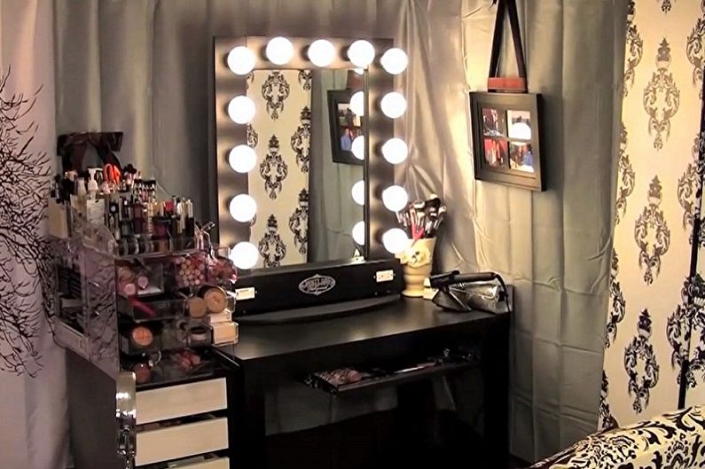 Make-up mirror with bulbs - photo