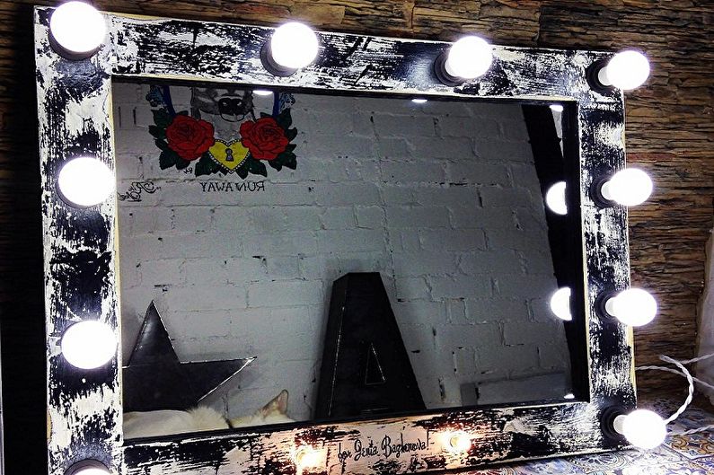 Make-up mirror with bulbs - photo