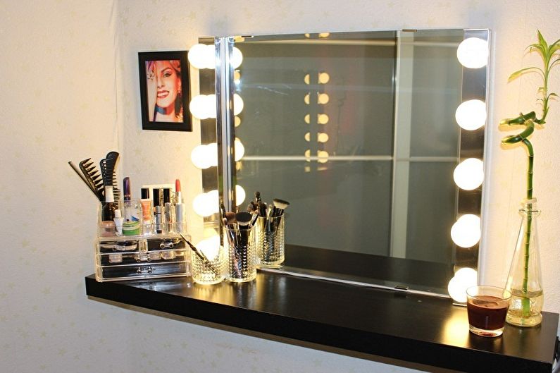 Make-up mirror with bulbs - photo
