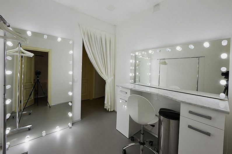 Make-up mirror with bulbs - photo