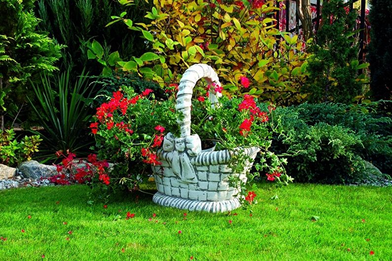 Street flowerpots for flowers: 70 photos and ideas