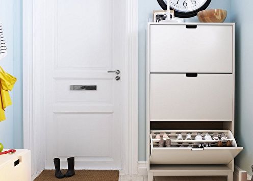 Shoebox in the hallway (80+ photos)