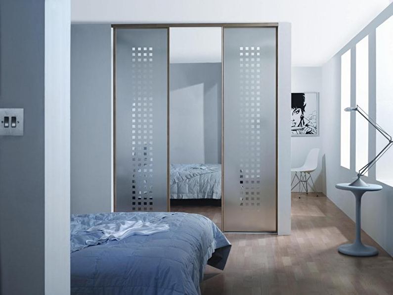Zoning a room with a closet