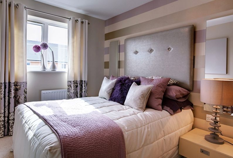 Wallpaper with a horizontal strip for the bedroom