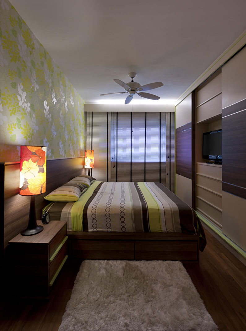 Furniture arrangement in a small narrow (rectangular) bedroom - photo