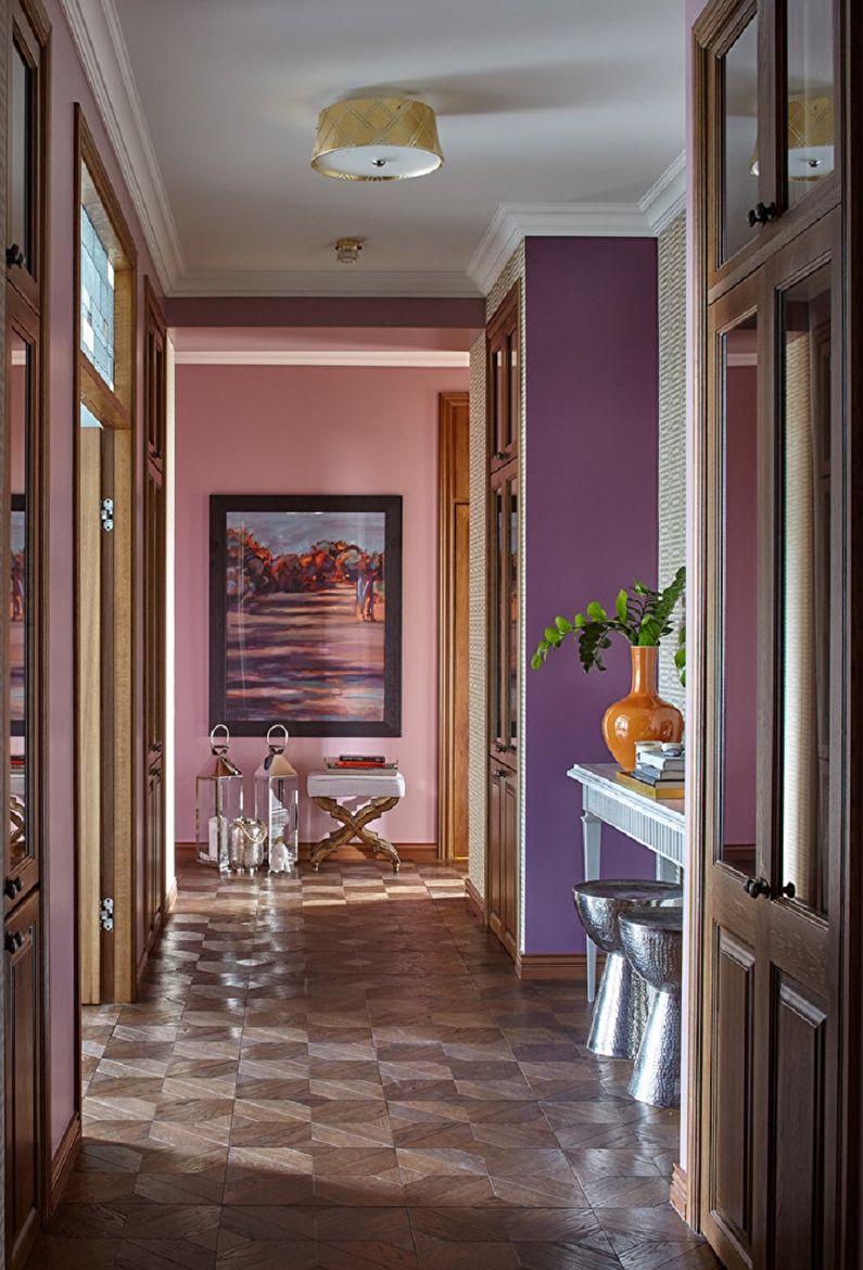 Lilac color in the hallway interior - Design photo