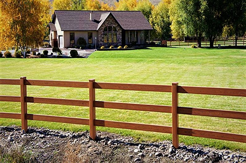 Wooden fences for a private house - photo