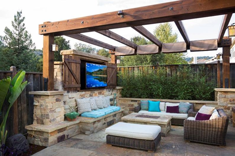 The role of pergola in garden design