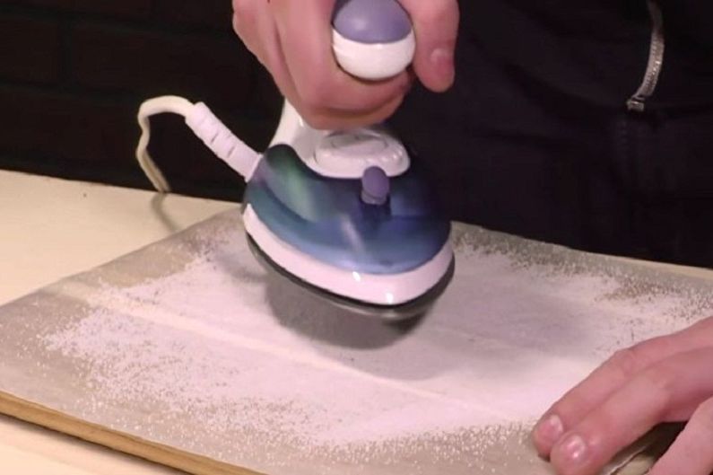 How to clean the iron from carbon deposits - We clean the iron with salt