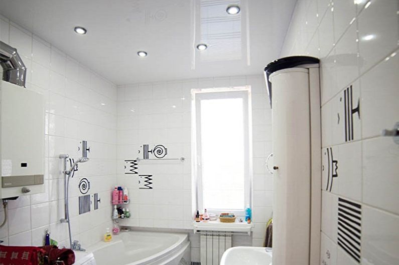 Bathroom design 5 sq.m. - ceiling decoration