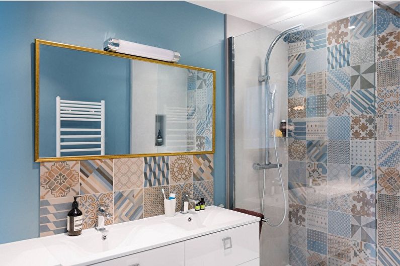 Small Bathroom Design - Wall Decoration