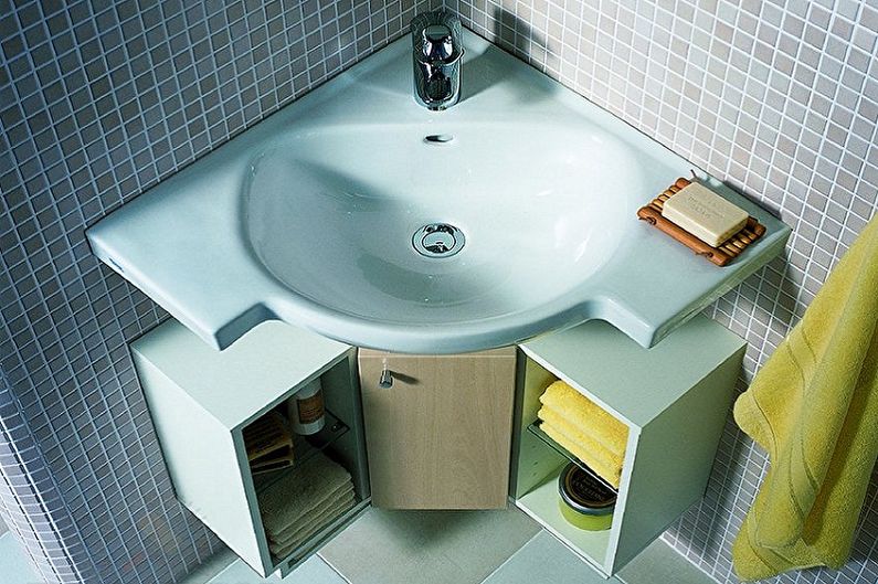 Design of a small bathroom - Plumbing and furniture