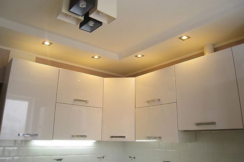 Kitchen design 4 sq.m. - Lighting and decor