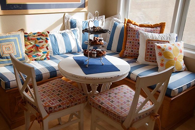 Kitchen Design in Provence Style - Lighting and Decor