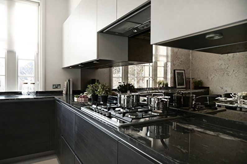 Decorating the kitchen wall - Key Features